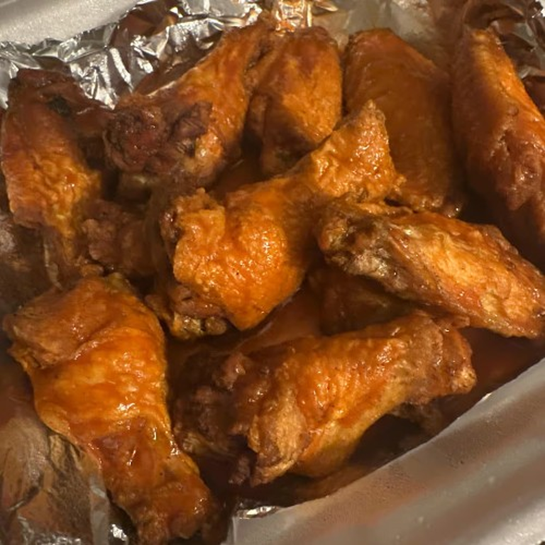 Wing It: Pizza Joint's Tasty Wings